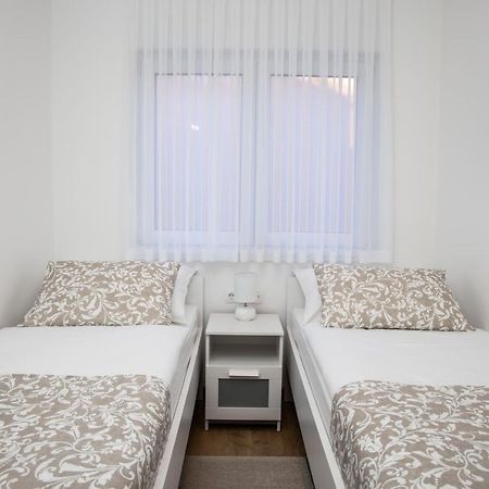 Apartmani Orion - Kasiopeja Vinkovci Esterno foto