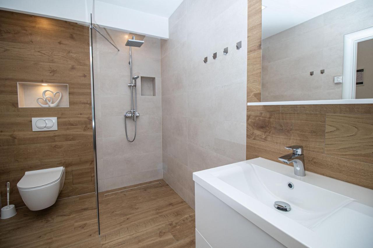Apartmani Orion - Kasiopeja Vinkovci Esterno foto